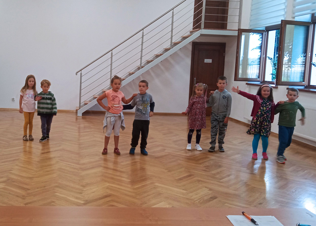 taniec ludowy dzieci